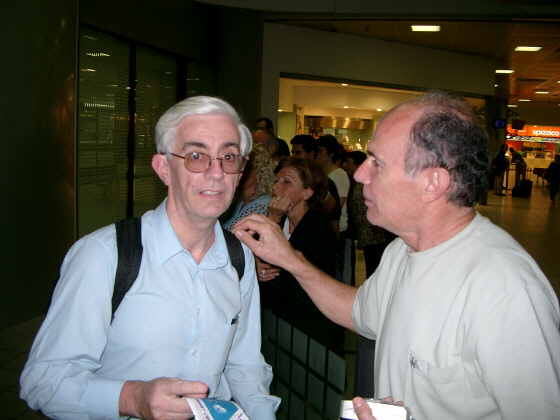 Encuentro de Giuseppe Ropolo y Eduardo Jos Ropolo en el Aeropuerto de Torino (28/May/2003)