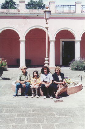 Gerardo Egidio Ropolo y Elena Barrros con Familiares (Ao 1999)