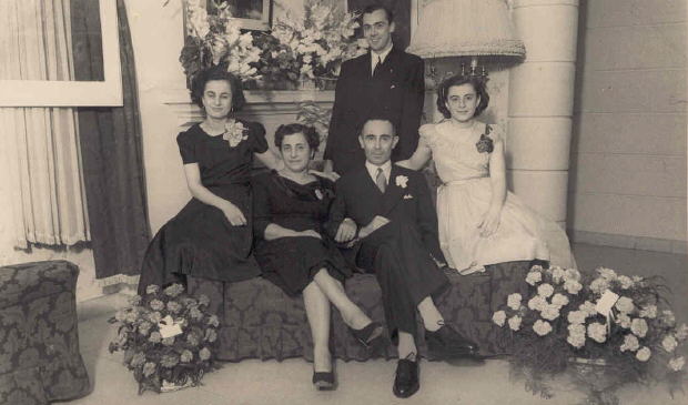 Bodas de Plata de Matilde Vicenta Ropolo y Fermin Reimundo Bircher, con sus Hijos (07/Nov/1950)