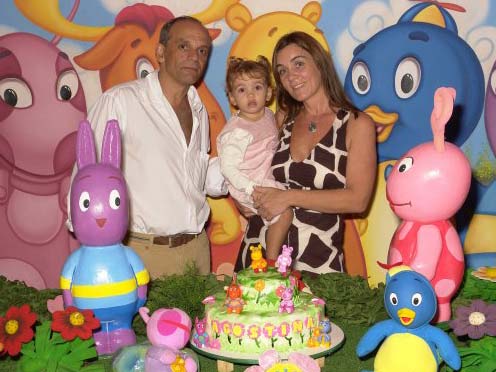 Agostina Bottarini en su segundo cumpleaos con sus padres (abr/2009)