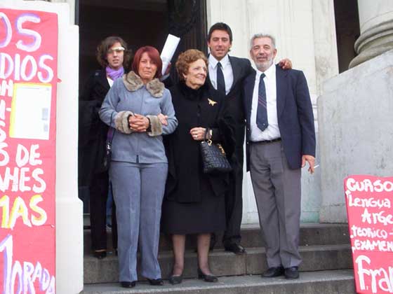 Jos Ignacio Ropolo en la entrega de su diploma de Medico (29/Abr/2005)