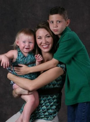Melanie Jeanne Christopherson con sus hijos (Ao 2008)